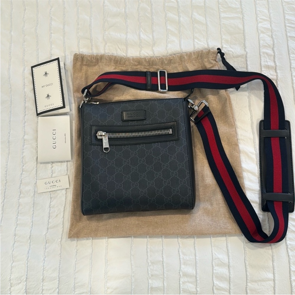 ✨SOLD ✨ Gucci supreme messenger bag